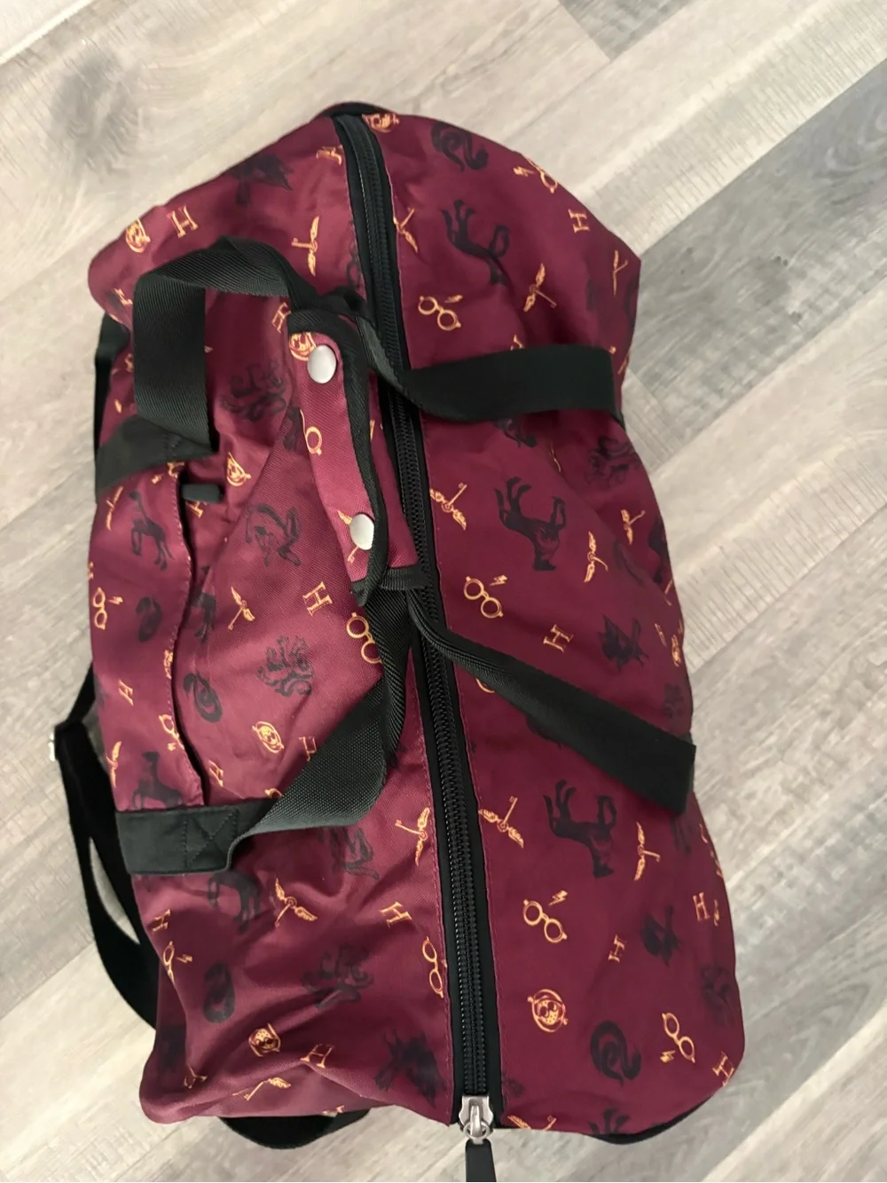 Harry Potter Pottery Barn Burgundy Travel Duffle hogwarts tossed icons